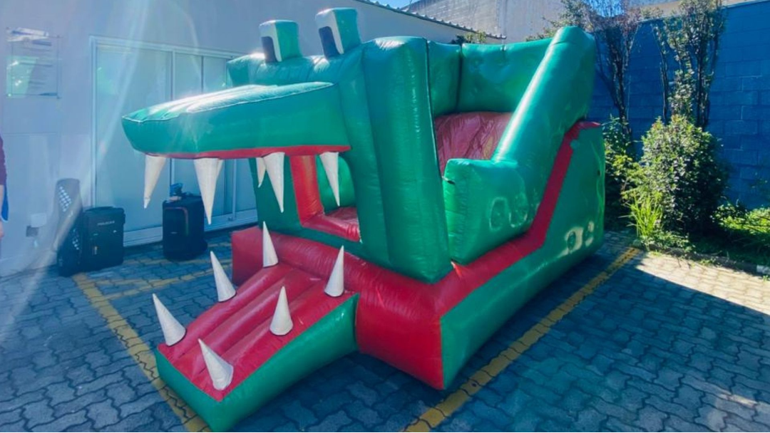 Brinquedo Inflável Jacaré para Festa Infantil