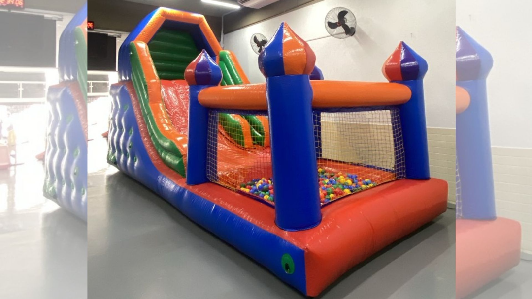 Tobogã Colorido Inflável para Festa Infantil