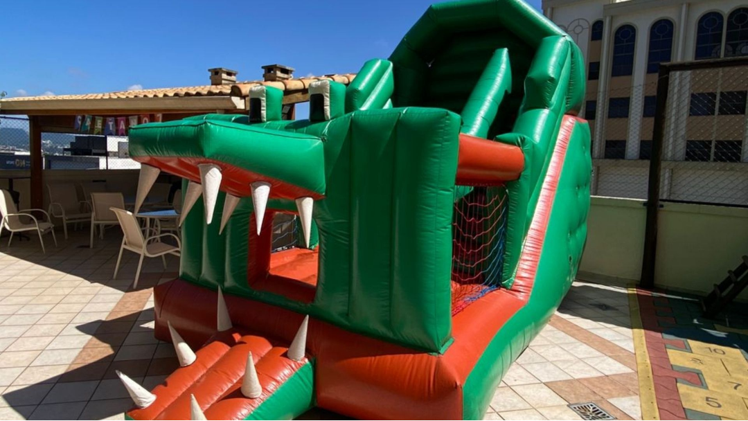 Jacaré Inflável Grande para Festas e Eventos